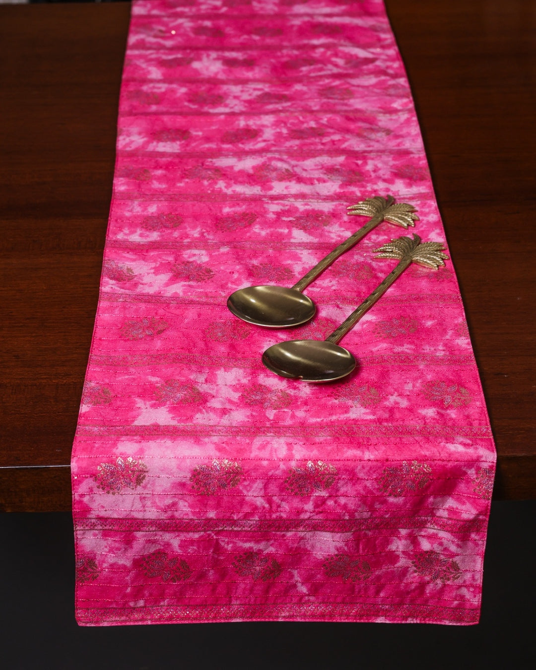 Zari Gul Pink Table Runner