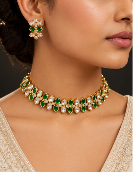 Emerald Élan Kundan Necklace Set