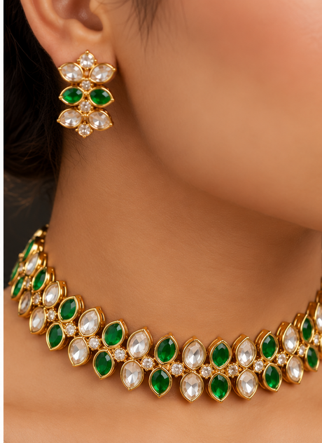 Emerald Élan Kundan Necklace Set